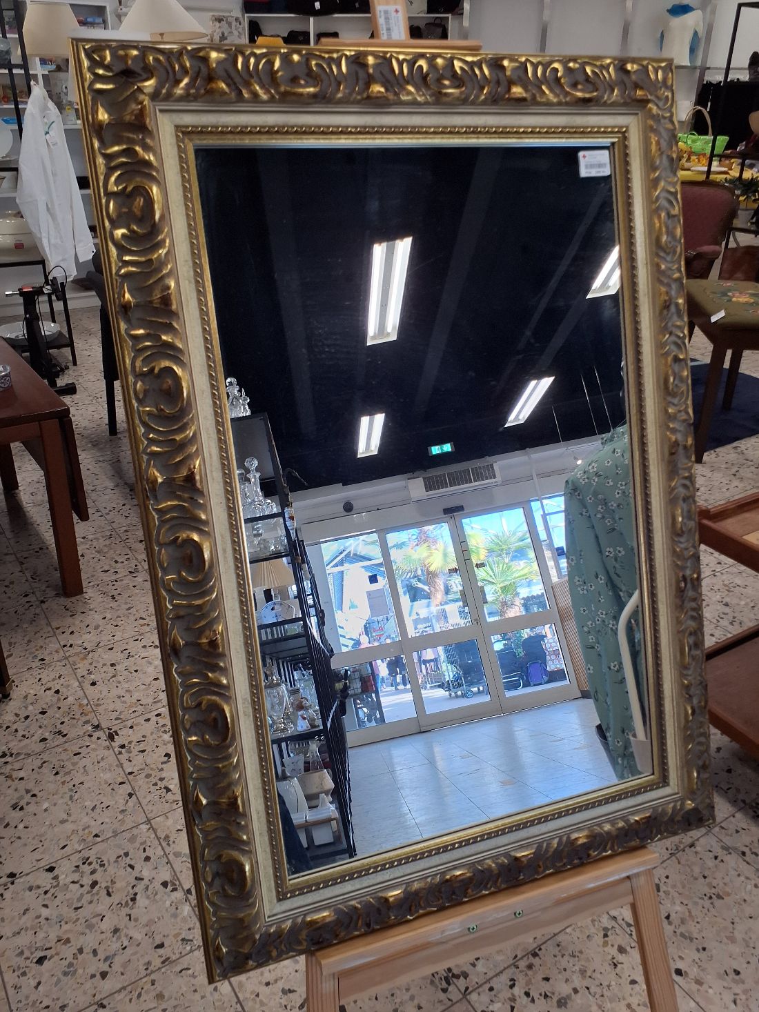 Spejl m. ornamenteret ramme